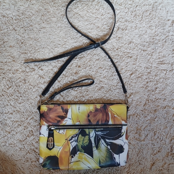 REED Modern American Luxury Floral Crossbody Wristlet Purse - Picture 3 of 8